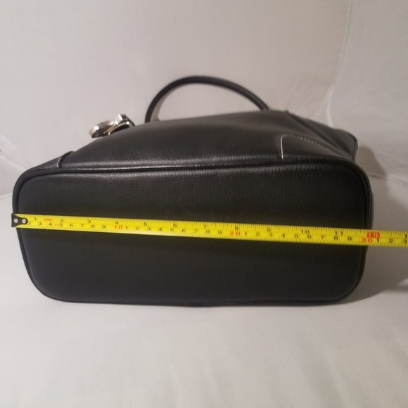 Victoria's Secret Black Large Tote handbag - Picture 4 of 8